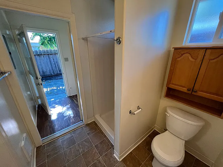 521 Hilmar St — Photo 26