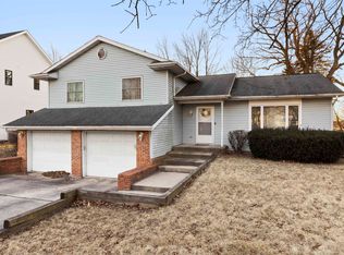 104 James Cir SE, Poplar Grove, IL 61065