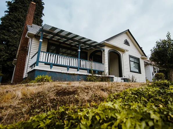 4615 NE Halsey St, Portland, OR 97213