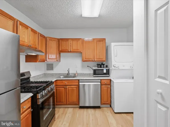 3701 S George Mason Dr Unit 2318N, Falls Church, VA 22041