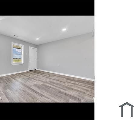 4th image of 17035 Tireman St