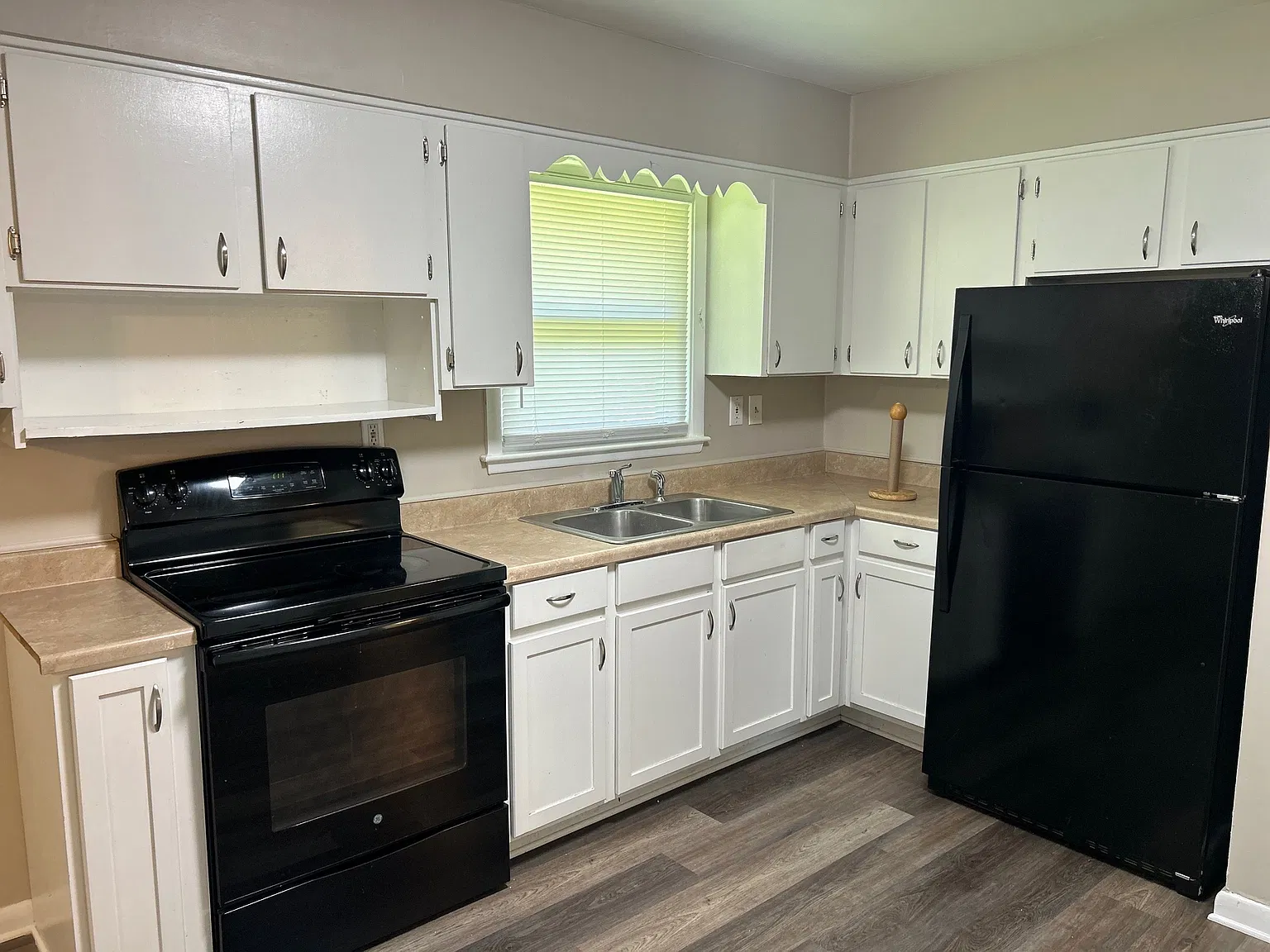 3 bed, 1075 sqft, $1,315 — Photo 2