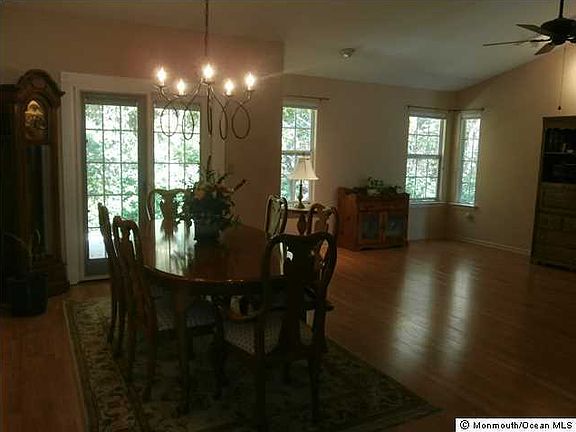 5th image of 968 Thornbury Lane #B