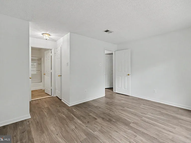 12102 Green Leaf Ct #201 — Photo 14