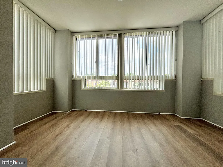 14800 Pennfield Cir #408 — Photo 10
