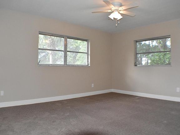 5th image of 7501 Deer Park Ave