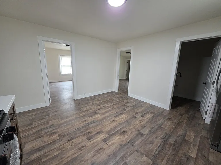 139 Ambrose Ave #A — Photo 9