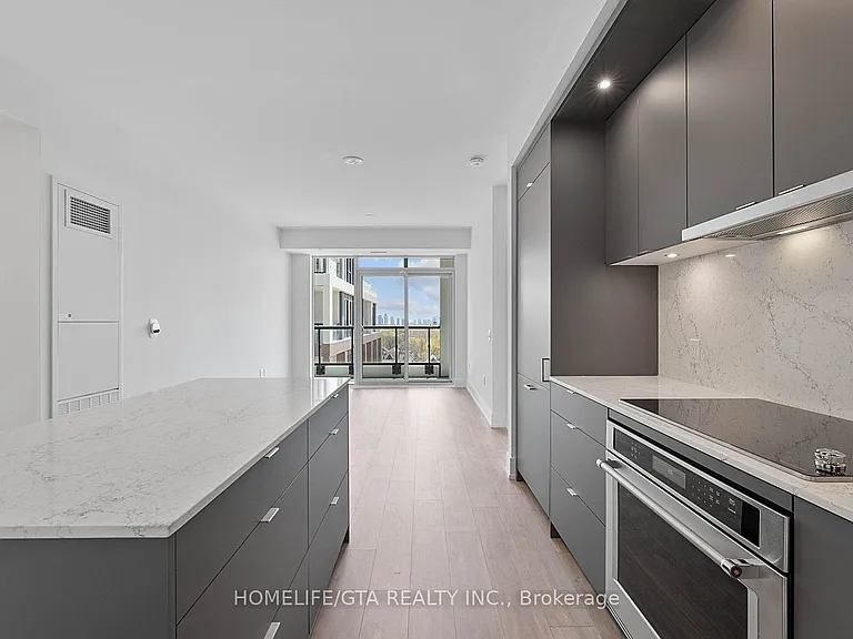 858 Dupont St #602 — Photo 12