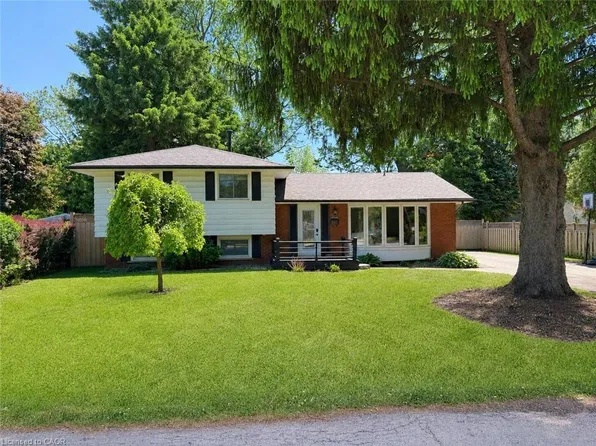 160 Council Cres, Hamilton, ON L9G 1V1
