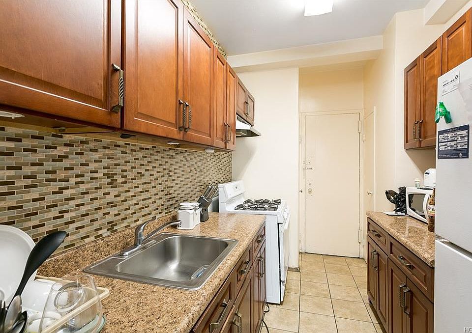 1st image of 5 Fordham Hill Oval APT 2F