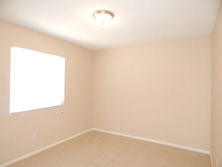 1220 E 24th St #1220 — Photo 9