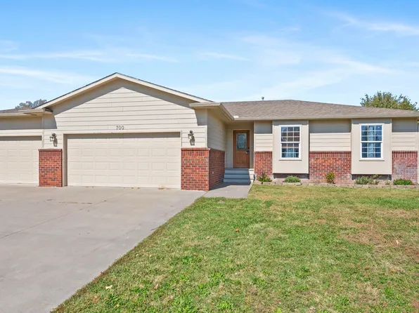700 Hunter Ct, McPherson, KS 67460