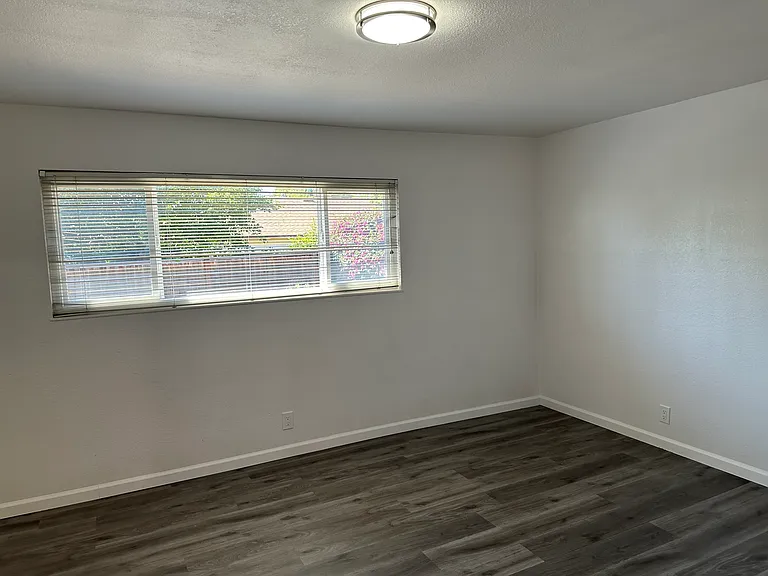 3609 Rowley Dr — Photo 16