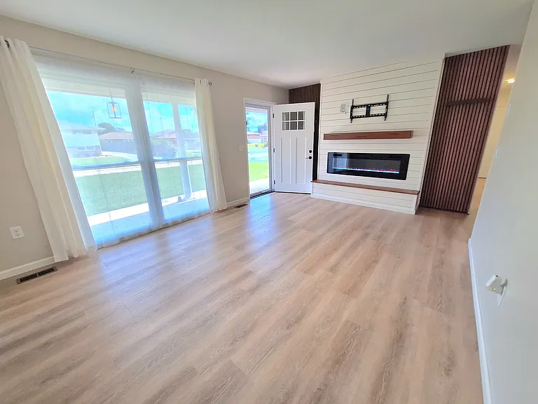 Sherwood Pl — Photo 2
