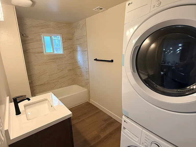 230 S Dunnam St #2 — Photo 5
