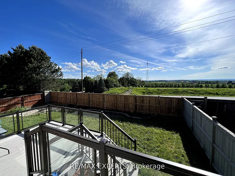 73 Logan Ct #UPPER — Photo 23