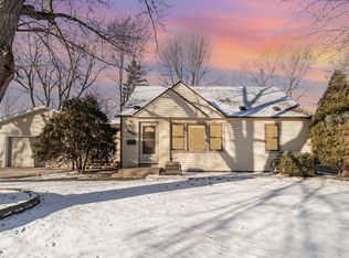 9532 Clinton Ave S, Bloomington, MN 55420