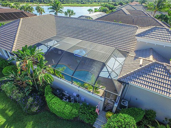 Very private pool courtyard