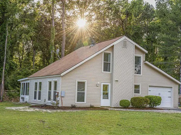 131 Wildwood Dr, New Bern, NC 28562