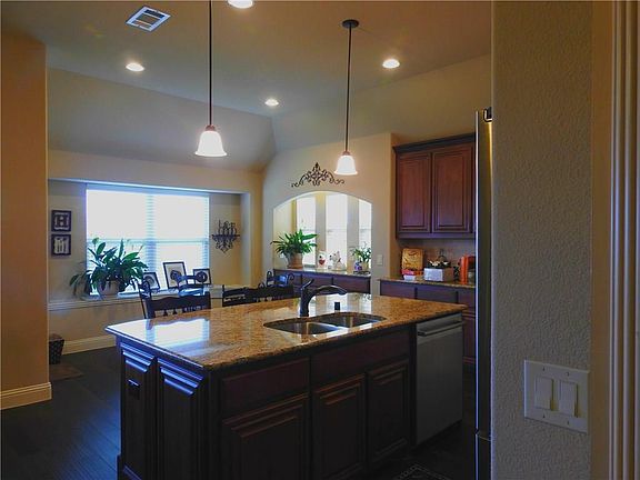 4th image of 1110 Destrehan Dr