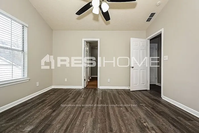 5949 Creekside Dr — Photo 7