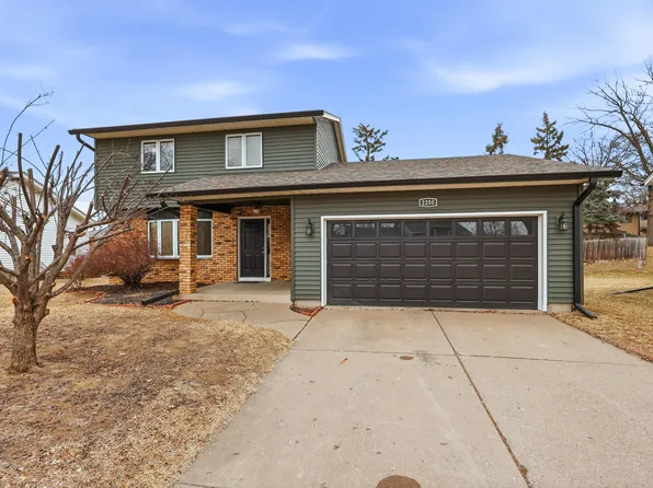 2250 W Columbia Ave, Davenport, IA 52804