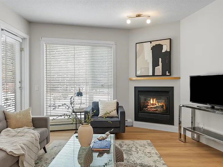 69 Springborough Ct SW #125 — Photo 9