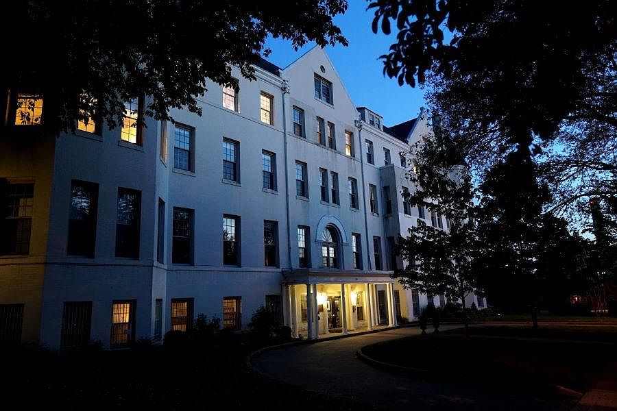 1st image of 101 N Carolina Ave SE APT 104