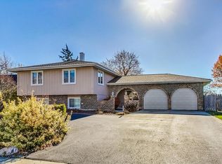 1925 Gigi Ln, Darien, IL 60561