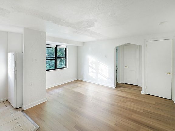 3rd image of 330 Greenlee Rd #29