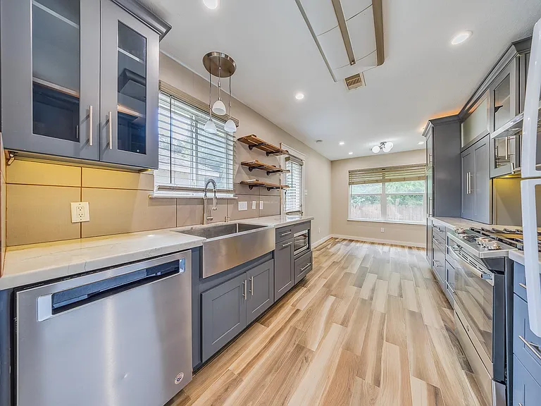 2515 Cypress Island Dr — Photo 26