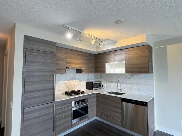 602 Como Lake Ave #90, Coquitlam, BC V3J 0G2