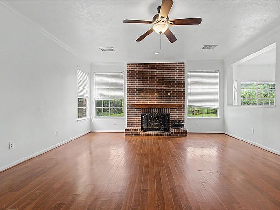 5th image of 515 Spring Moss Dr
