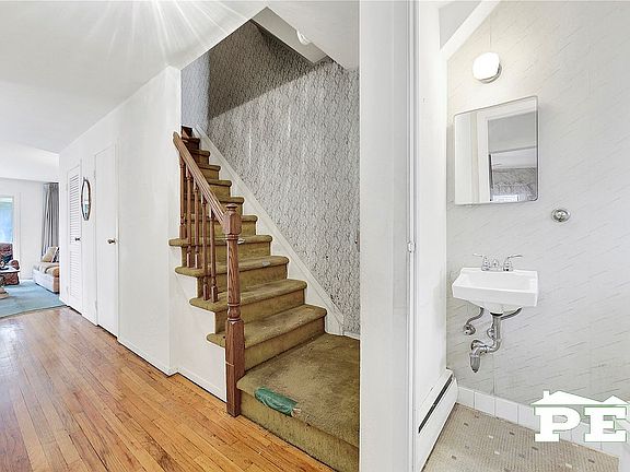 5th image of 6916 Avenue