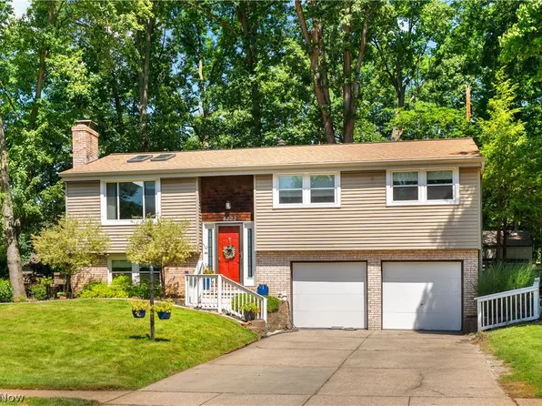 4222 Leewood Rd, Stow, OH 44224