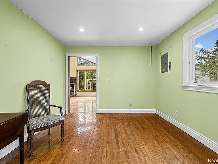 4010 Linwood Ave — Photo 13