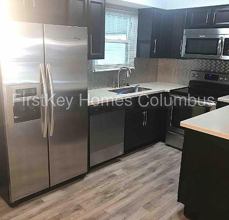 3rd image of 462 Denwood Dr N