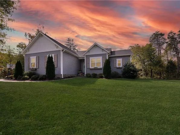 4711 Crestfield Rd, Summerfield, NC 27358