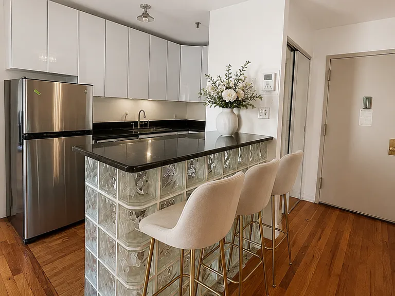 234 8th Ave #8 — Photo 7