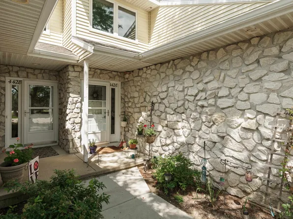 4426 Gray Rd, Deforest, WI 53532