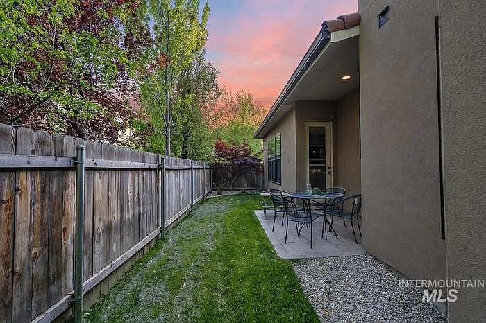 1267 E Spinnaker Ln — Photo 16