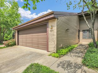 1804A Glenwood Oaks Ct, Urbana, IL 61801