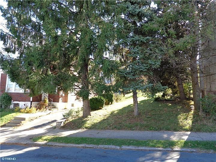 2nd image of 524 Prospect Ave