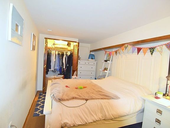 3rd image of 330 W 88th St APT 1F