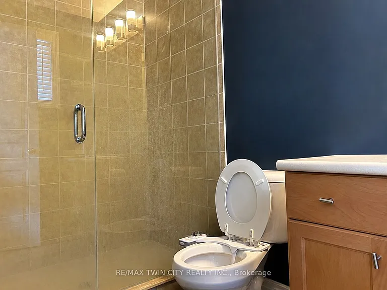 72 Newcastle Dr — Photo 17