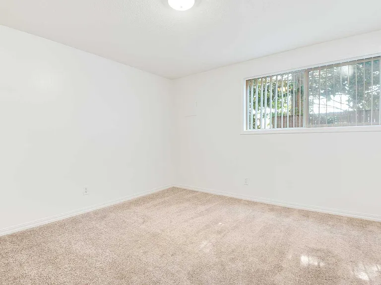 Colonial Villa Apartments — Photo 10