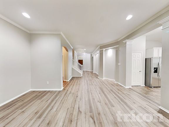 3rd image of 630 Azalea Dr