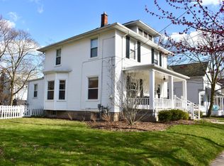 618 Gladstone Ave SE, East Grand Rapids, MI 49506