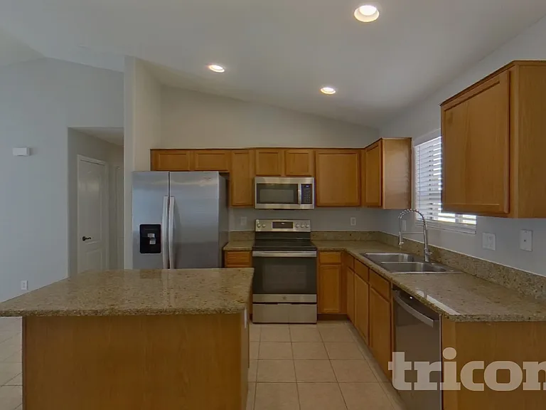 39964 W Sanders Way — Photo 5