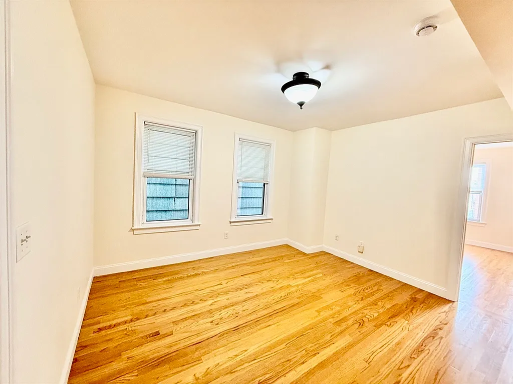 2 bed, 1.0 bath, 762 sqft, $2,700 — Photo 3